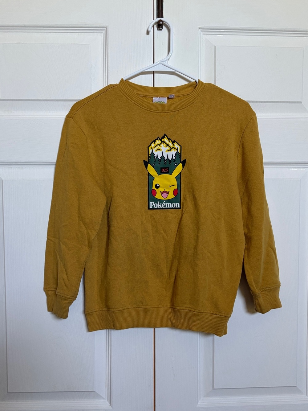 Pokemon Pikachu Crewneck Sweatshirt Youth Large Yellow Graphic Pullover